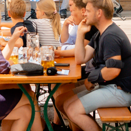 Beer garden table sets with legroom are assembled in beer garden Hirschau.